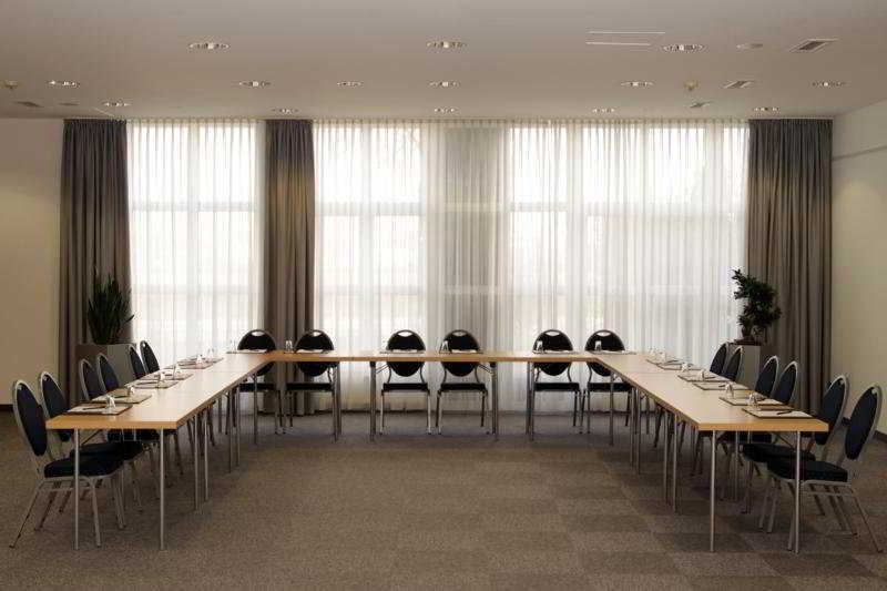 Courtyard By Marriott Hotel 4*