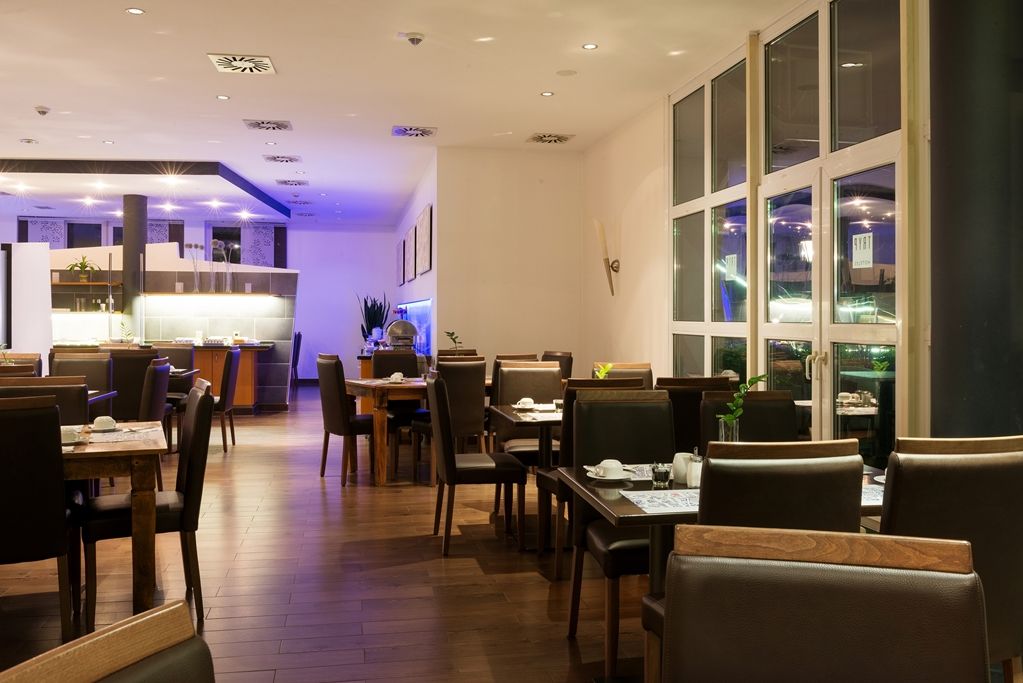 Courtyard By Marriott Hotel